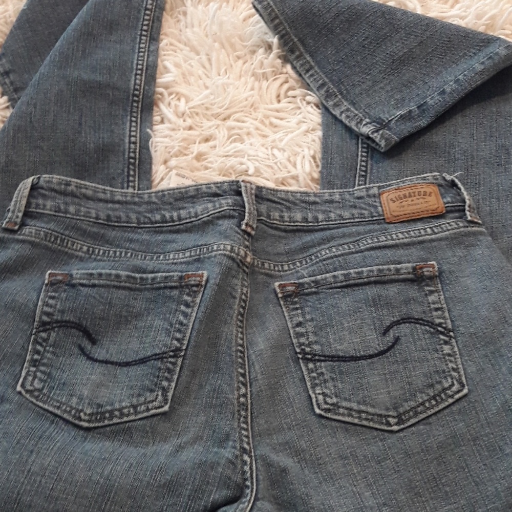 Signature Levis - Picture 2 of 3